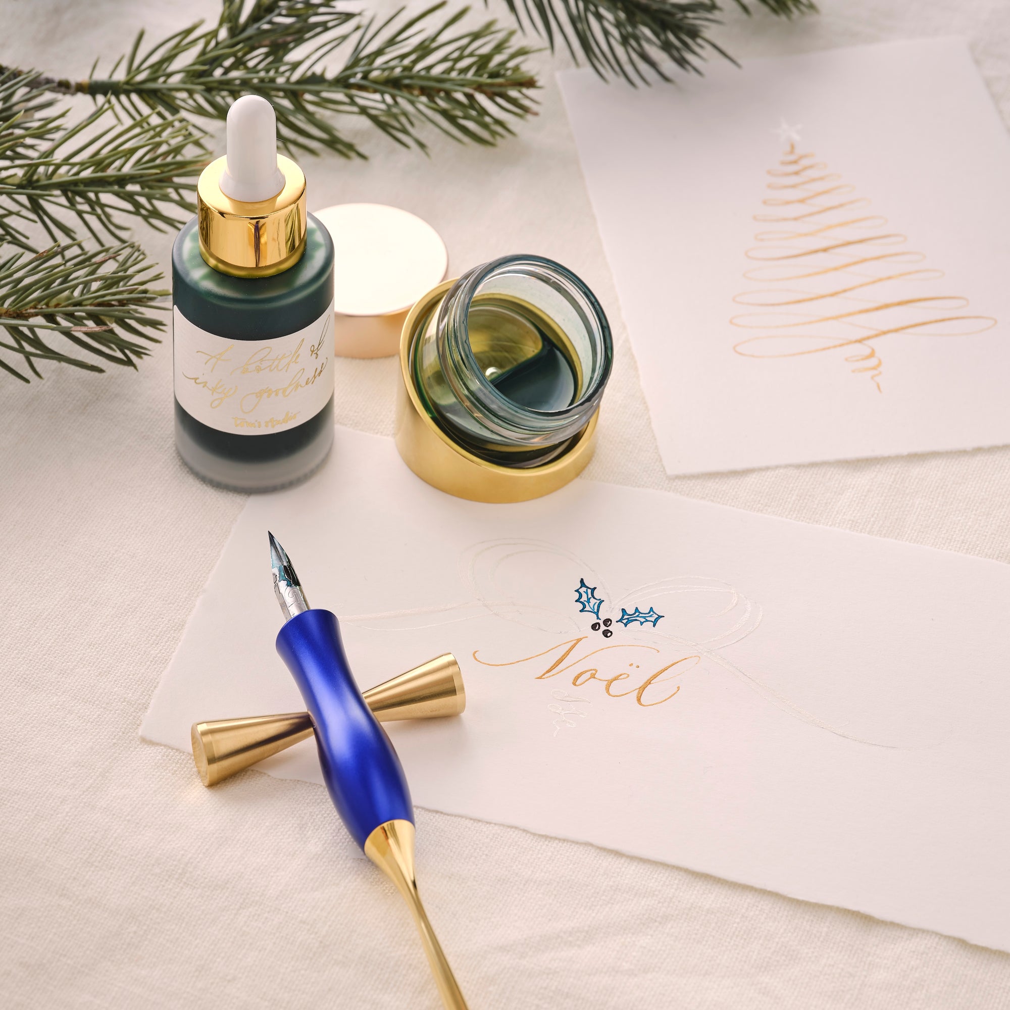 The Calligraphy Pen Gift Set – including the Bloom, straight nib, in Bluebell, calligraphy ink and Tilt ink pot.