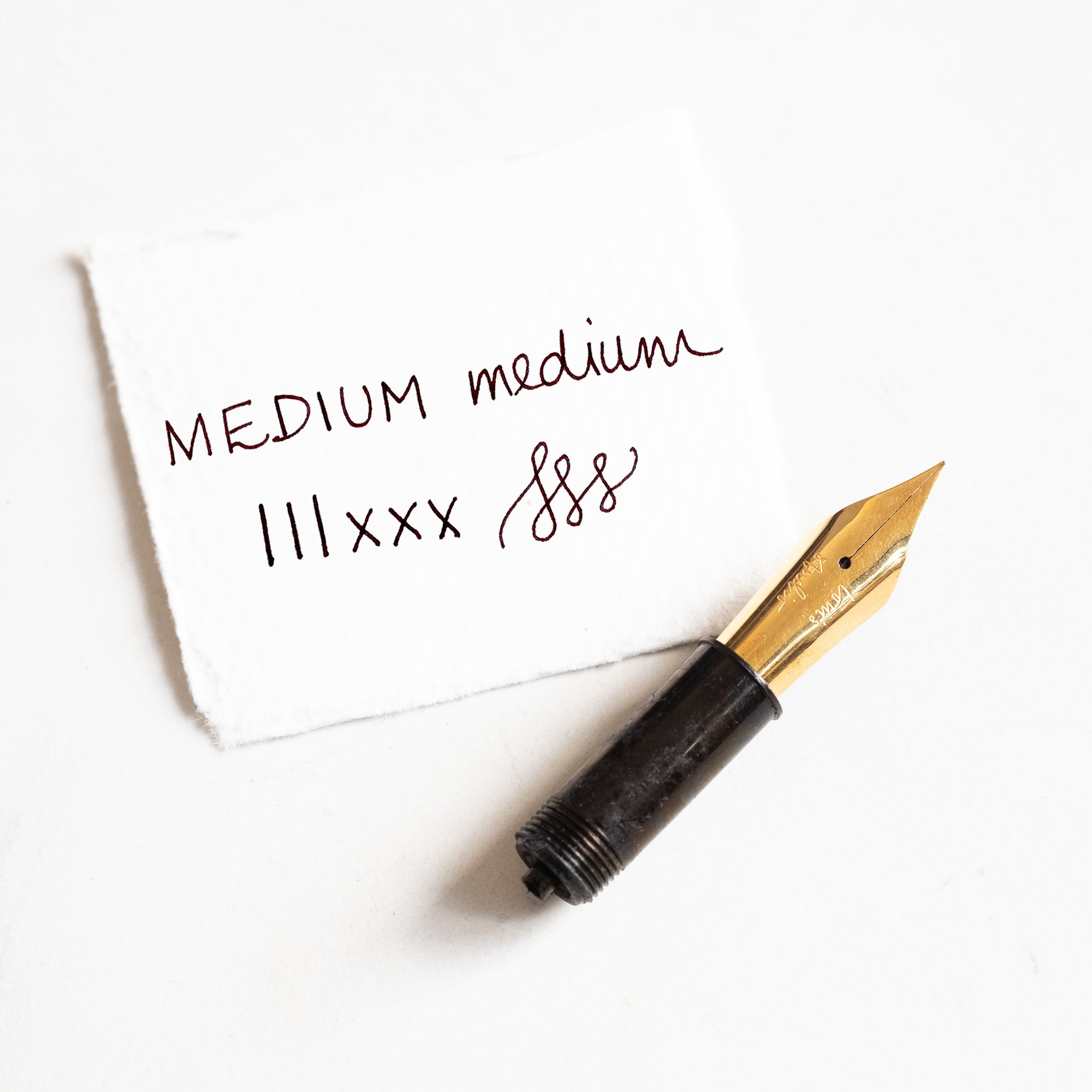 Medium fountain pen nib (gold)