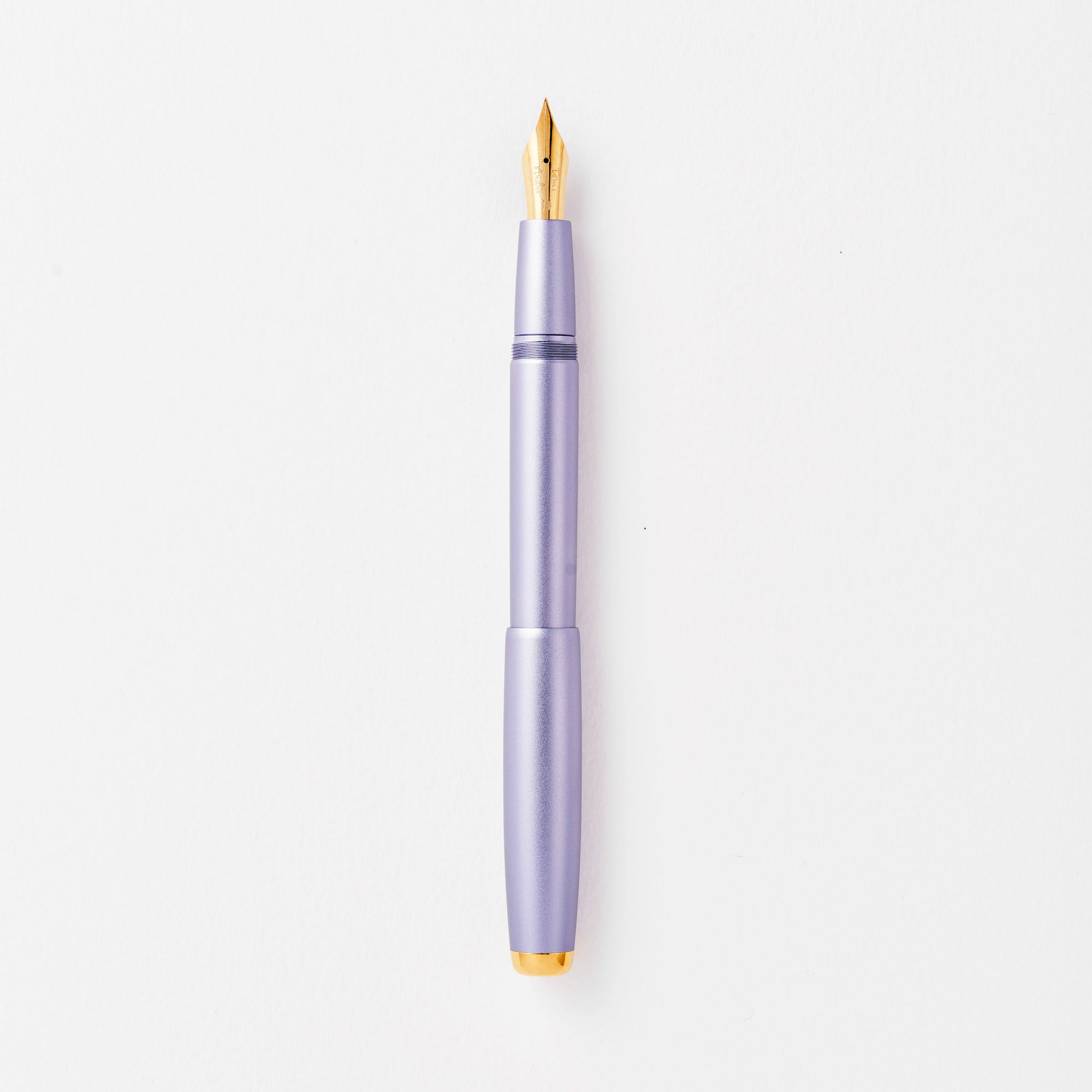 The Studio Fountain Pen in Lilac with Medium Gold nib