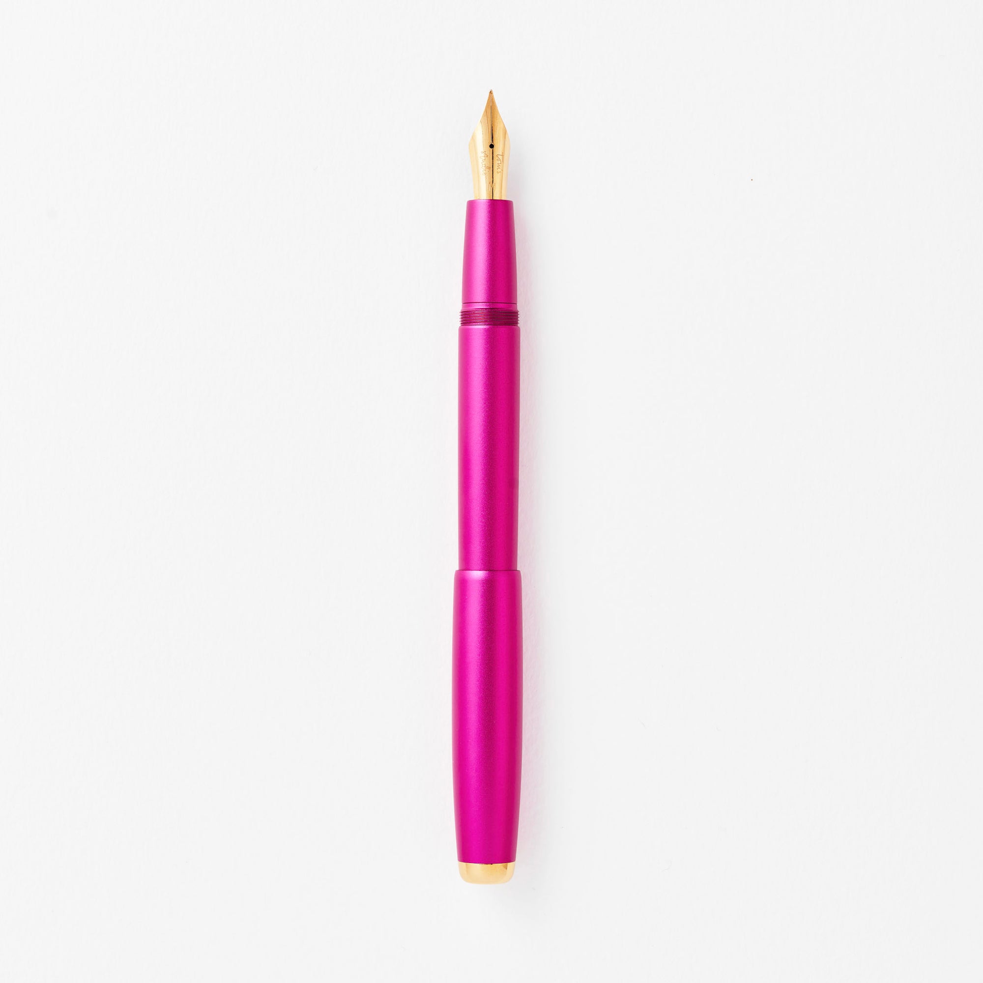 The Studio Fountain Pen in Mulberry with Medium Gold nib