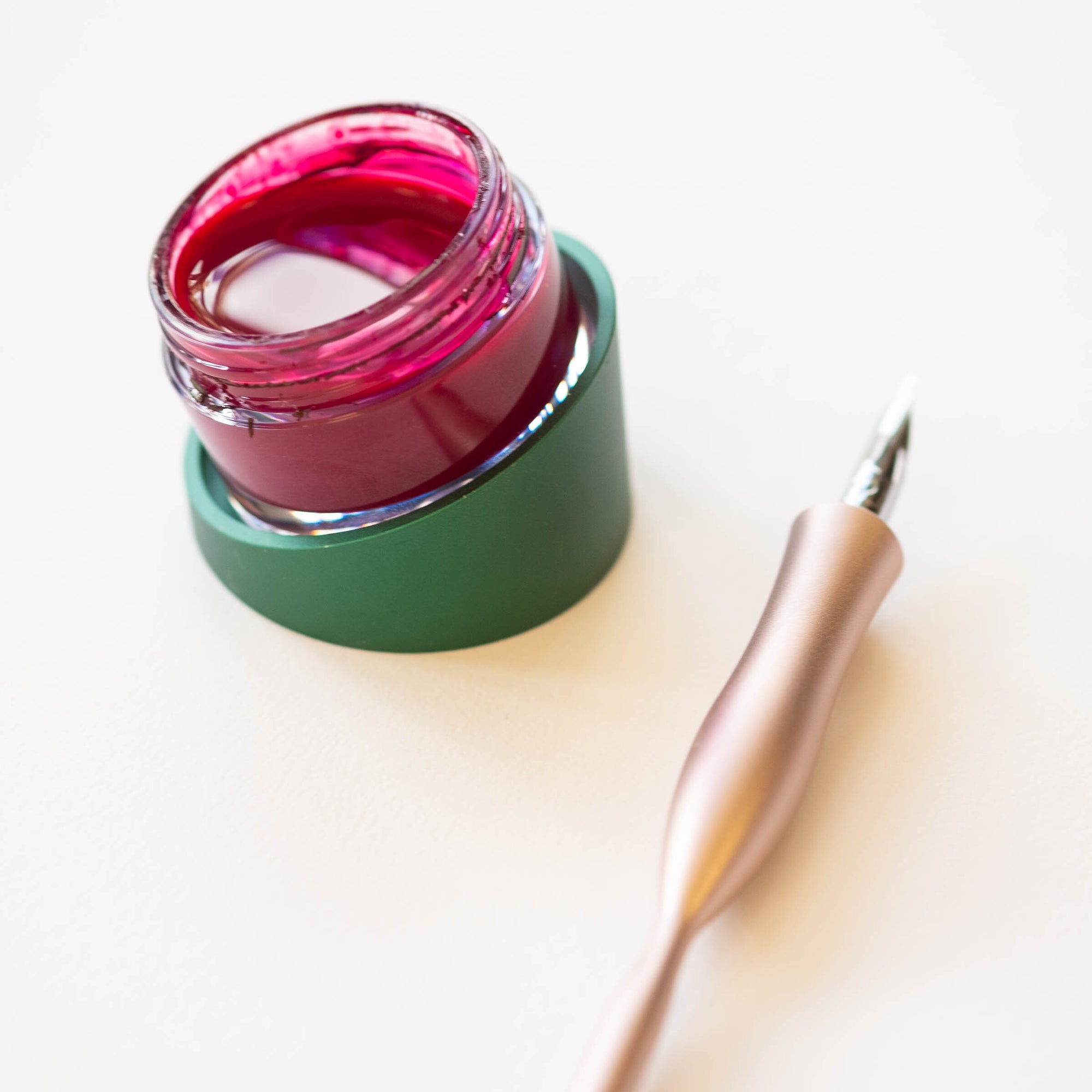 Tilt Ivy Ink Pot Holder with acrylic ink pot filled with calligraphy ink and the Flourish Calligraphy Pen