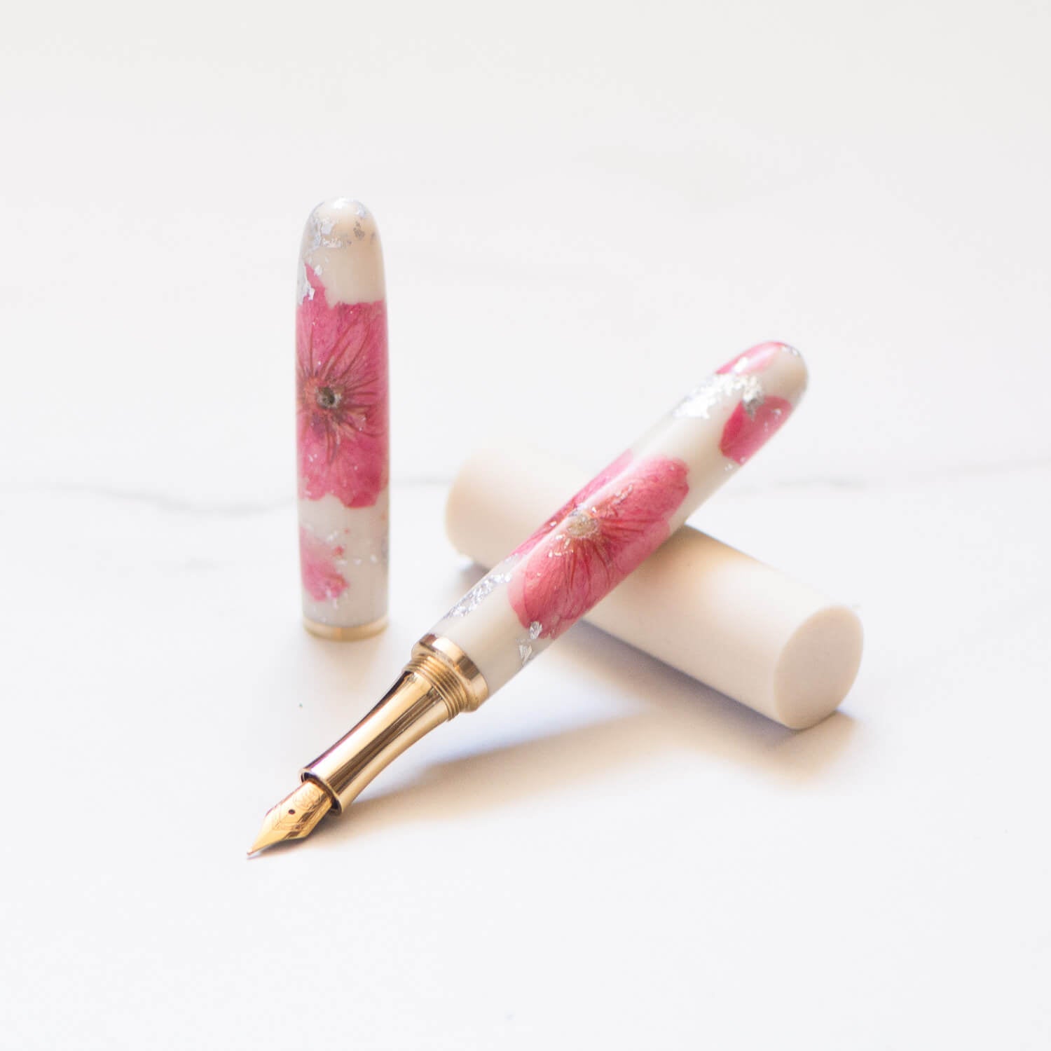 A Sakura Blossom &amp; Silver Leaf - Studio Pen - tomsstudioSakura Blossom &amp; Silver Leaf handmade Studio Fountain Pen with a gold nib
