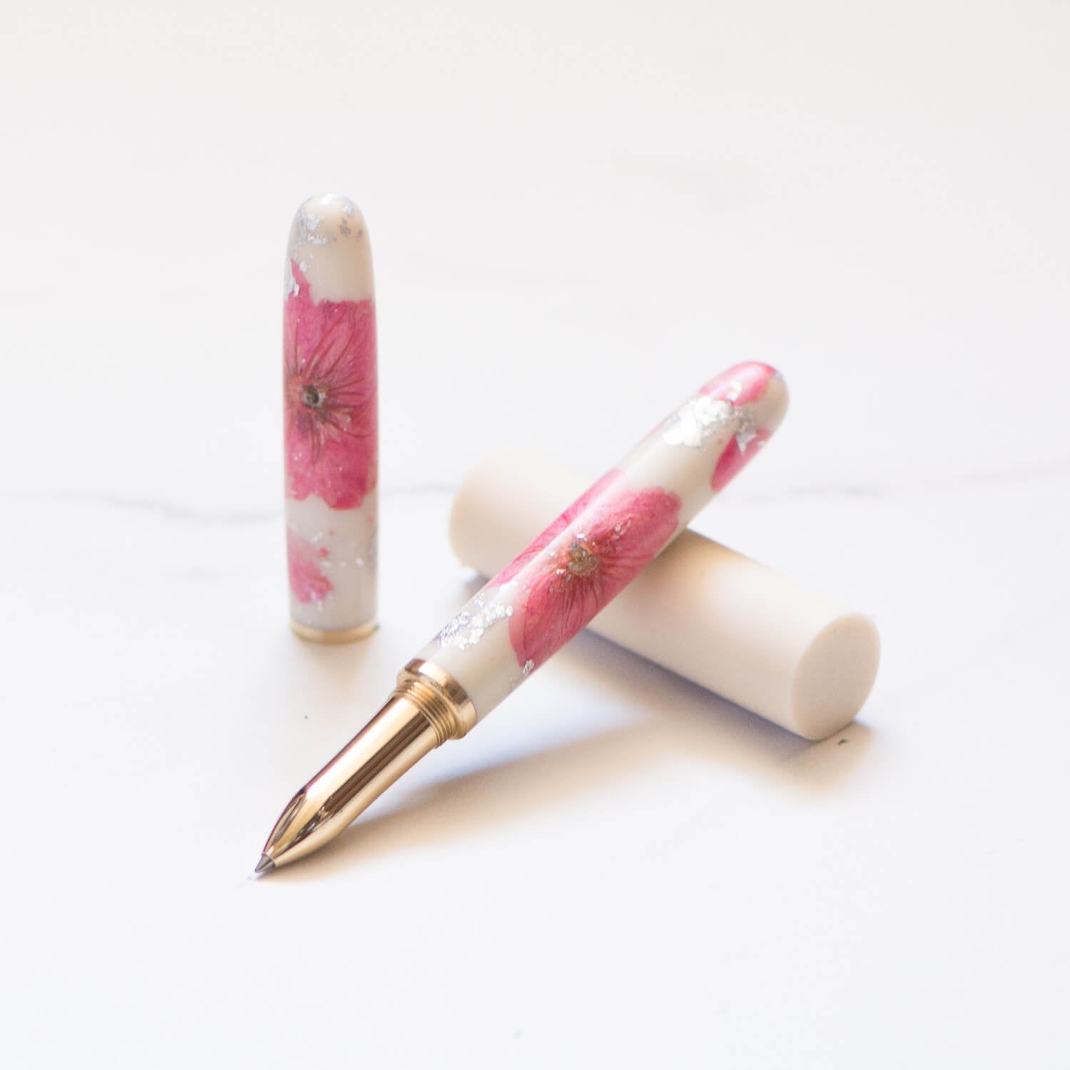 A Sakura Blossom & Silver Leaf - Studio Pen - tomsstudioSakura Blossom & Silver Leaf handmade Studio Fountain Pen with a rollerball tip