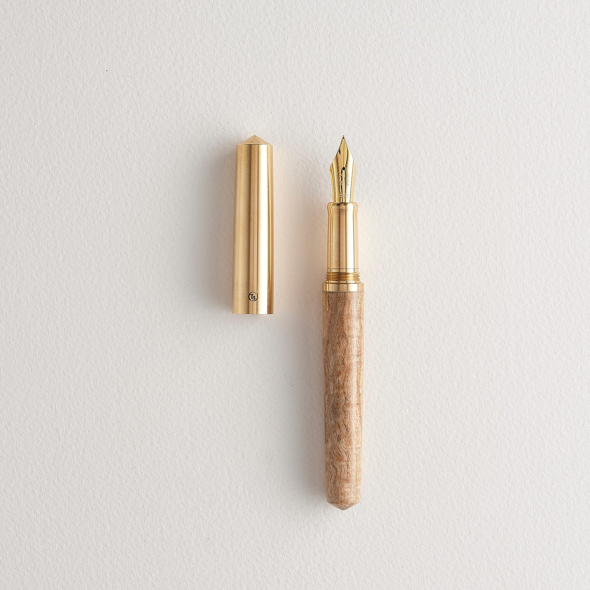 Studio Handmade – Ash