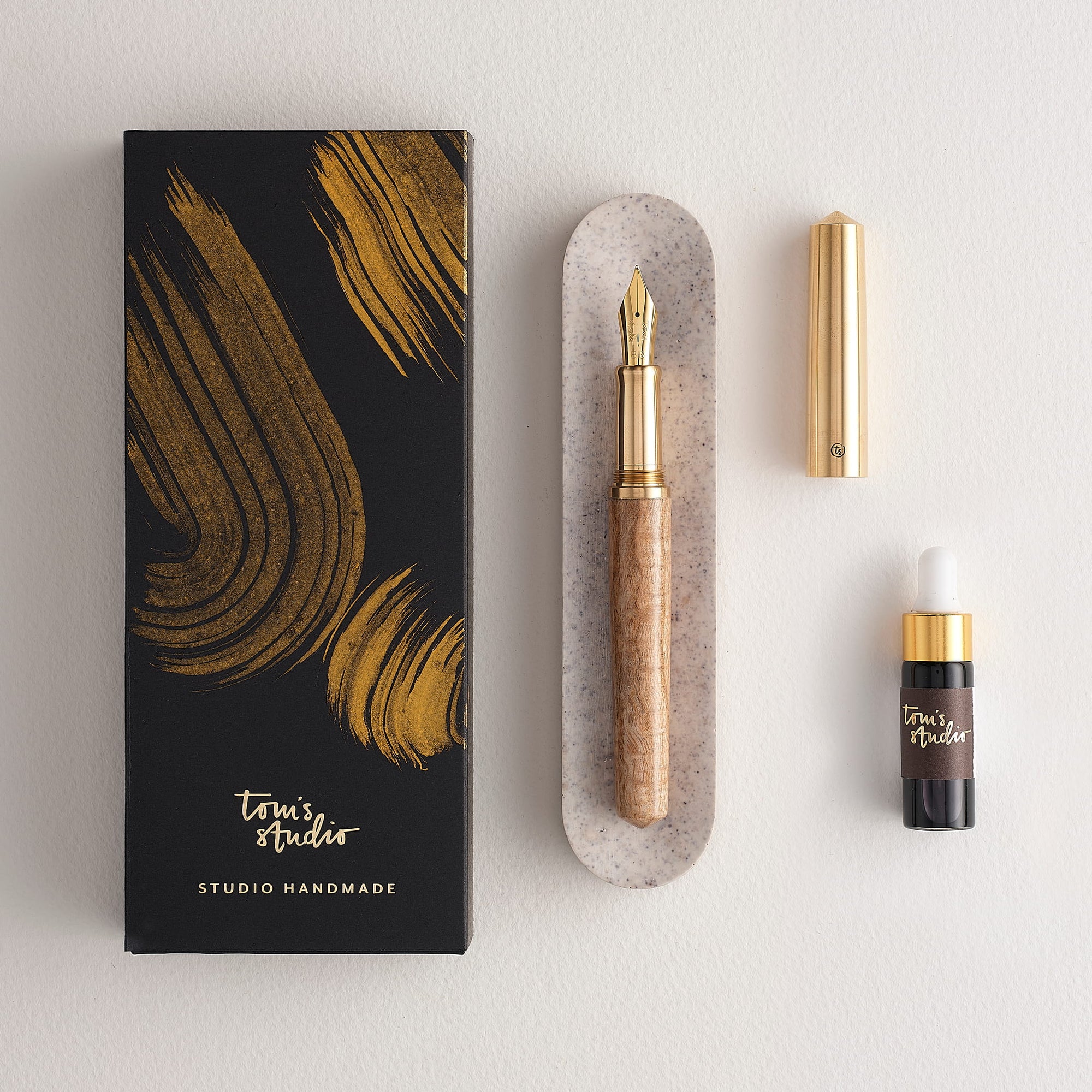 Studio Handmade – Ash
