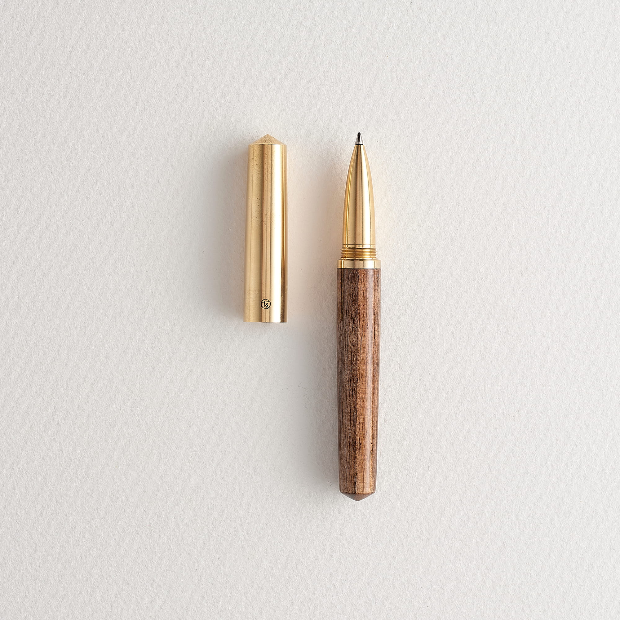 Studio Handmade – Walnut
