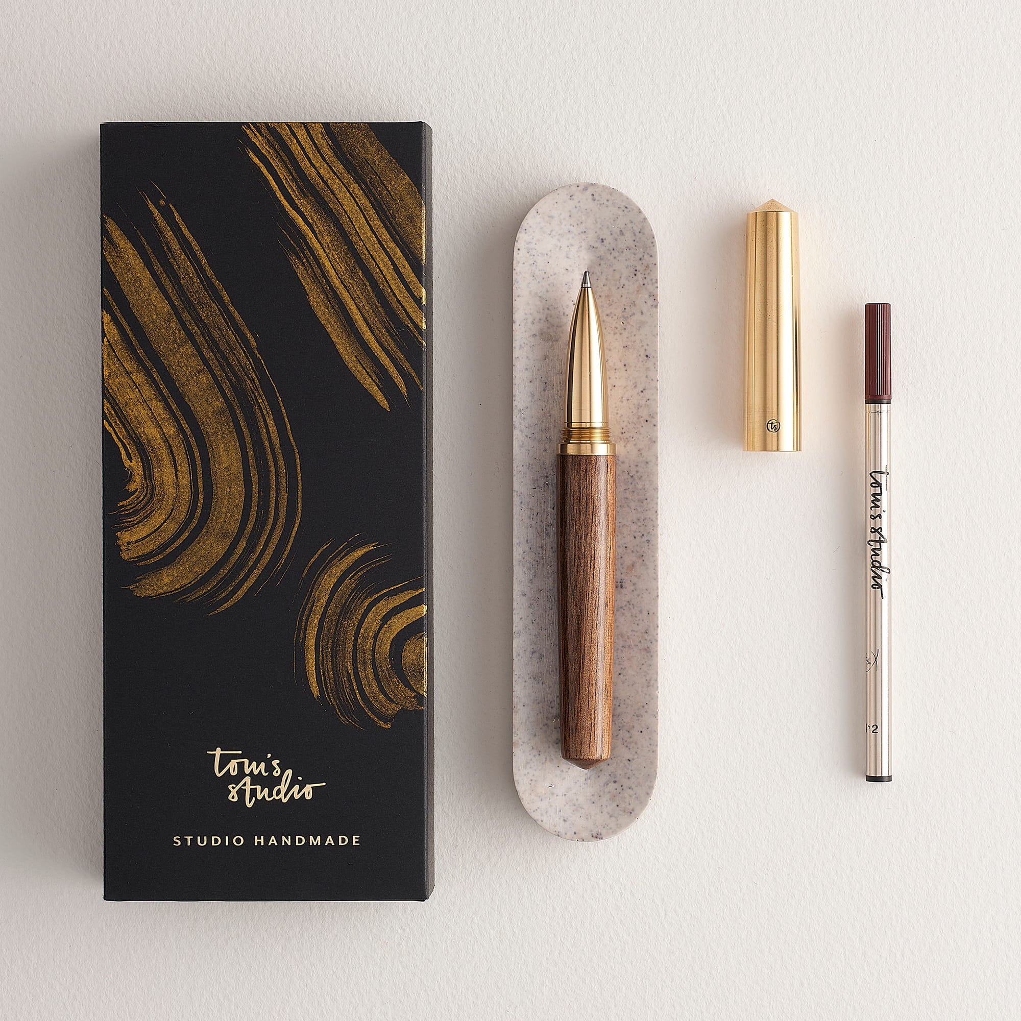 Studio Handmade – Walnut