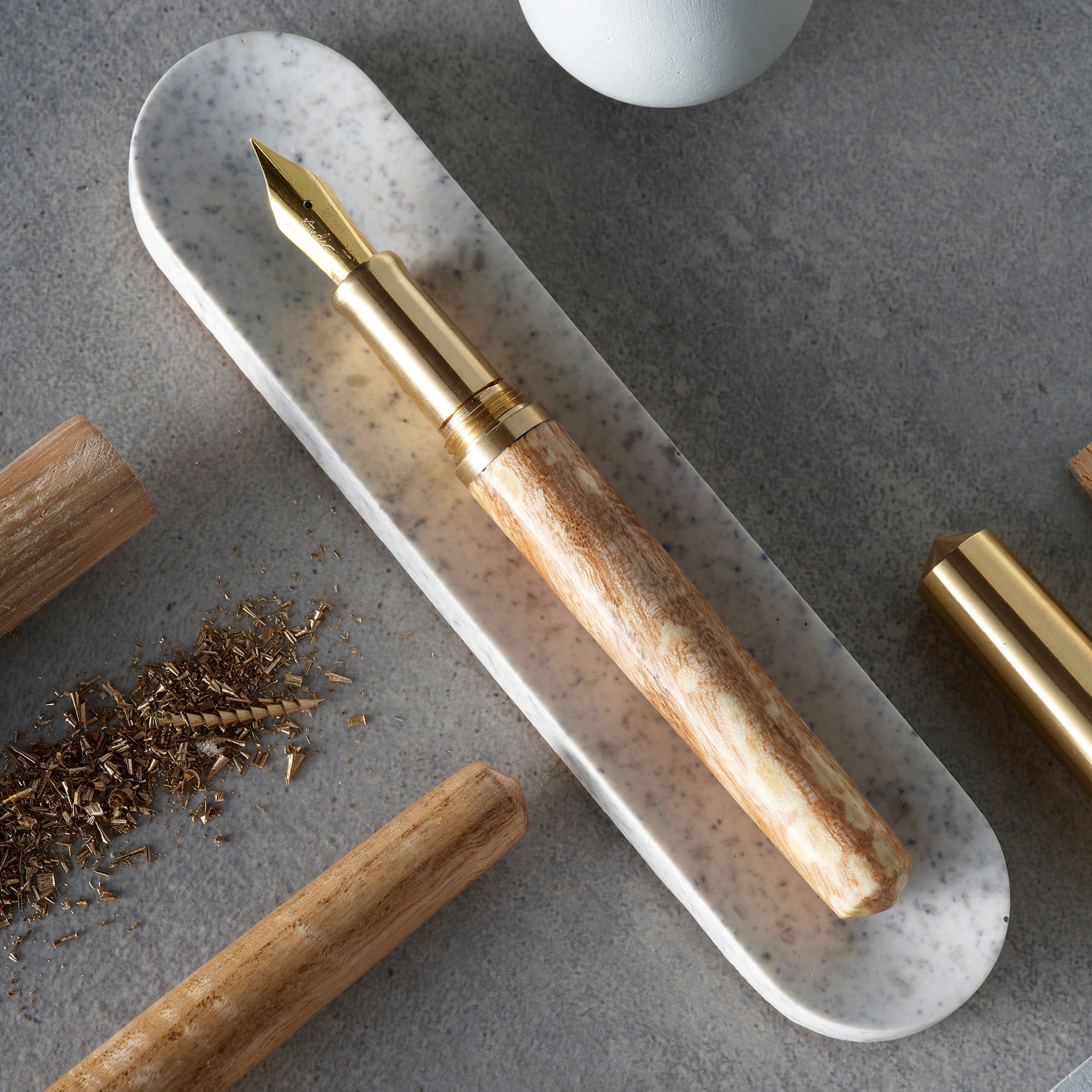 Studio Handmade – Ash