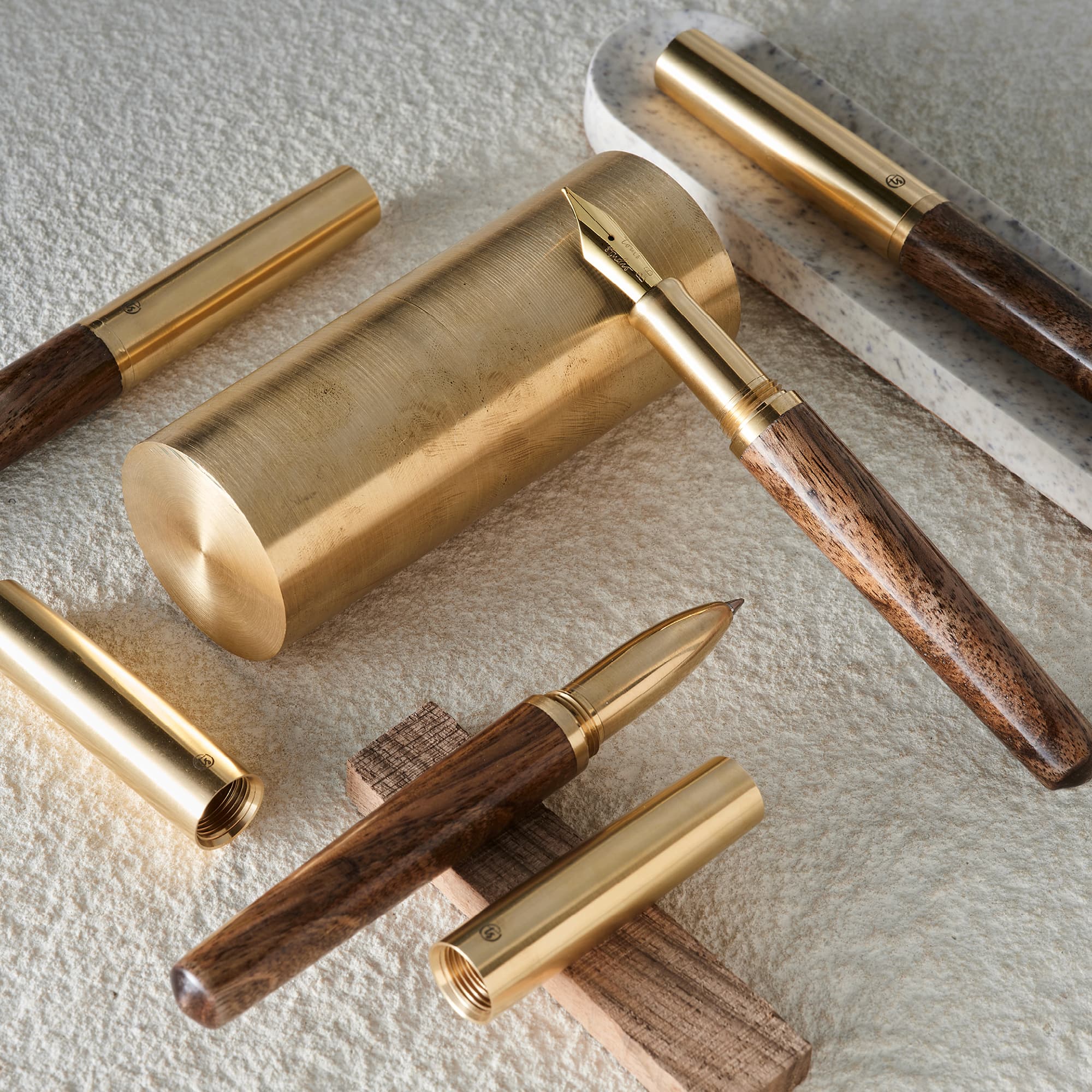 Studio Handmade – Walnut