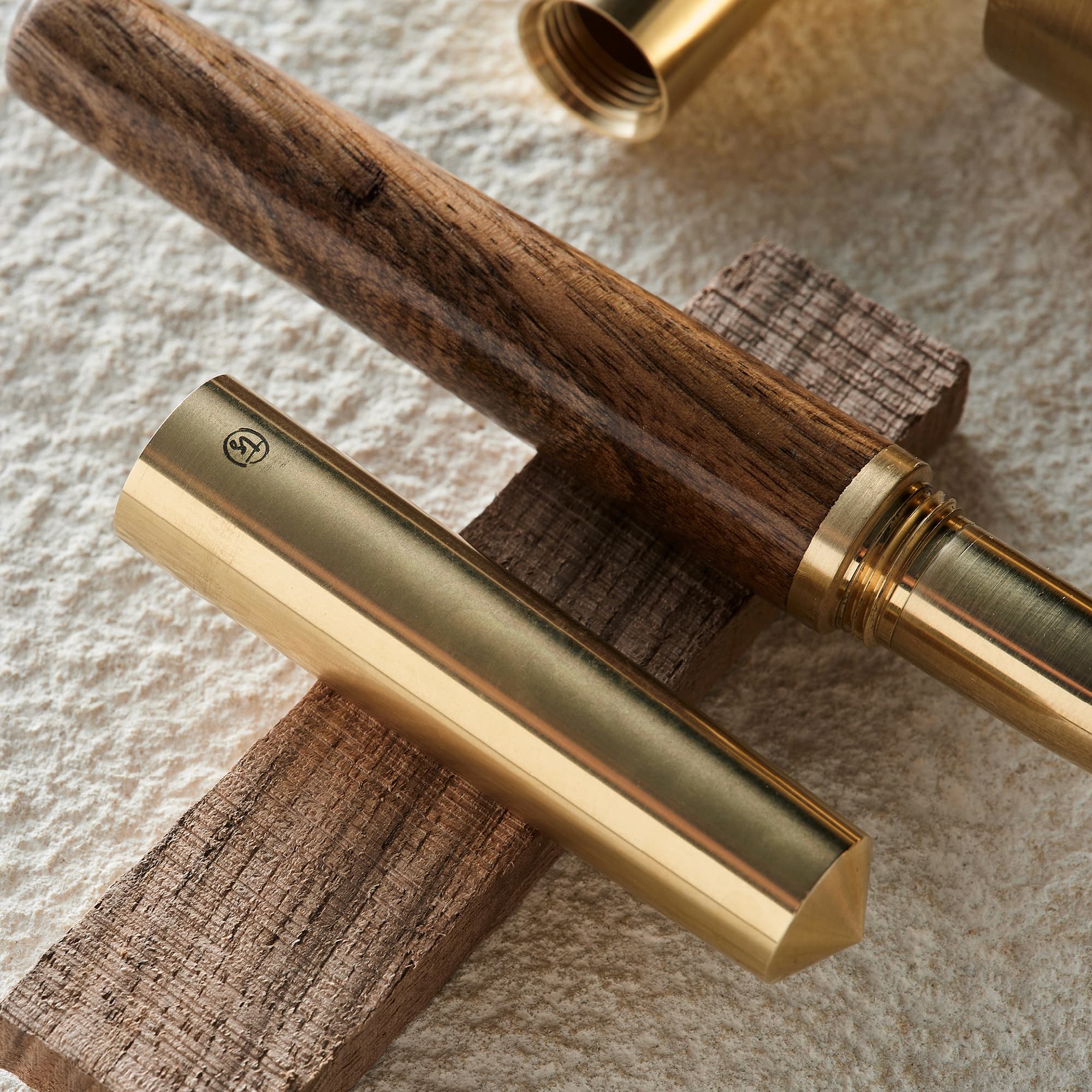 Studio Handmade – Walnut