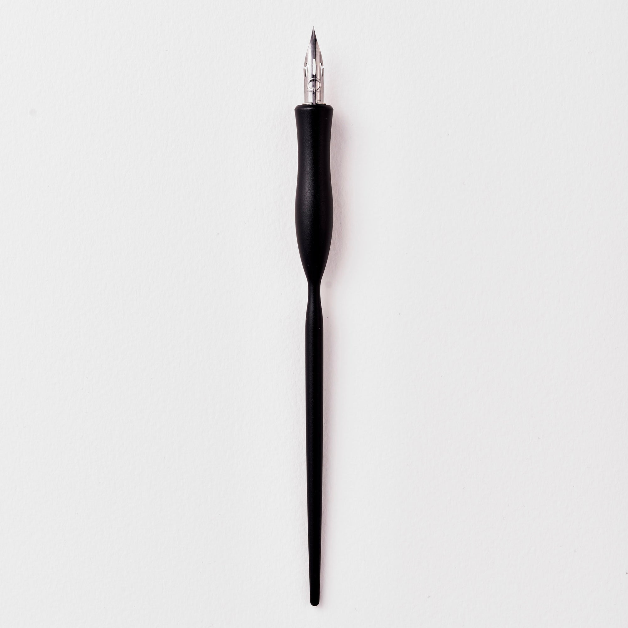 Flourish calligraphy pen with straight nib setting in Black