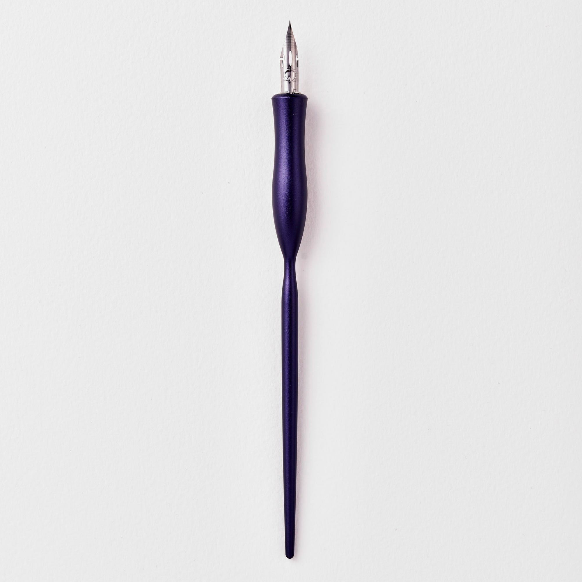 Flourish calligraphy pen with straight nib setting in Iris