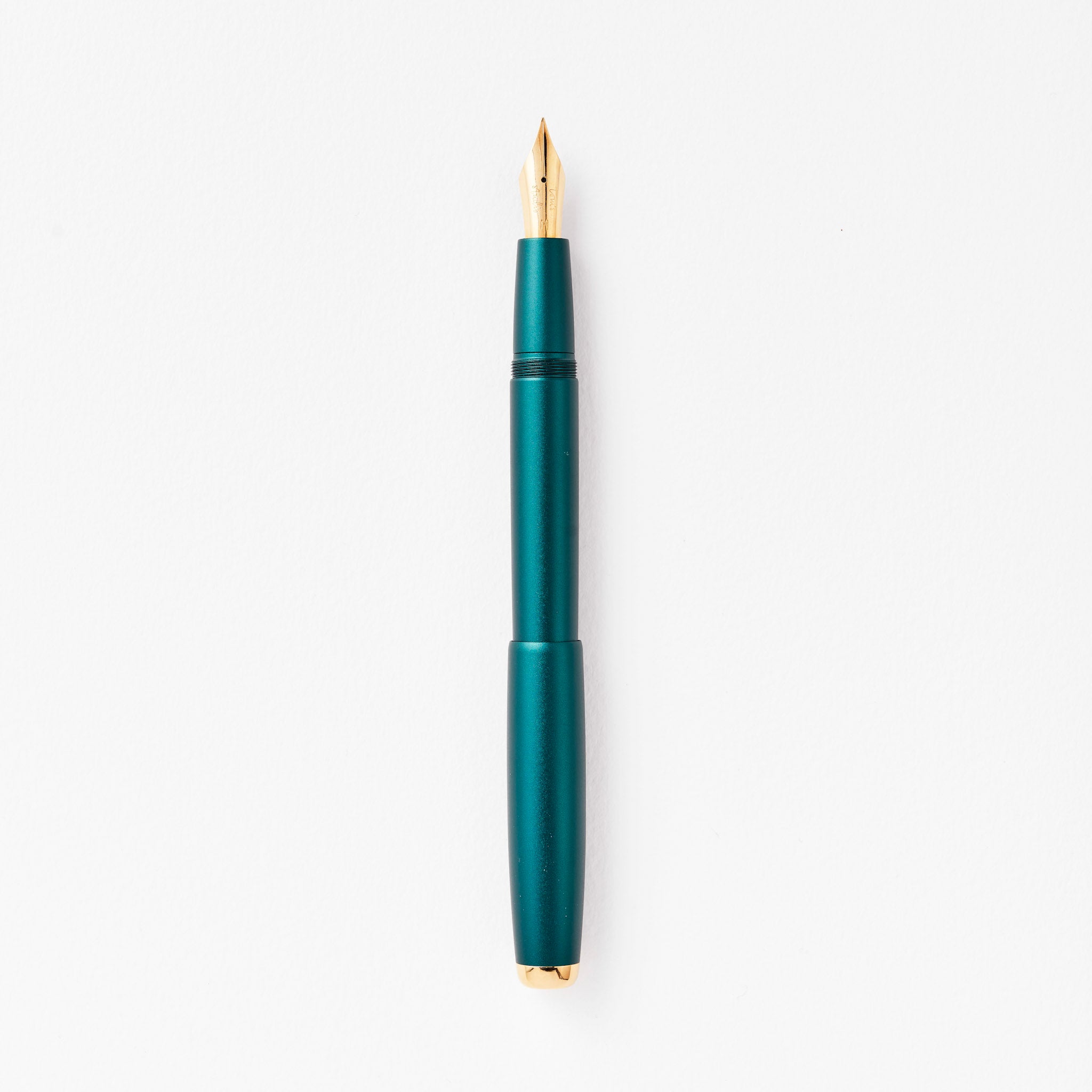 The Studio Fountain Pen – Portable, Stylish & Perfect for